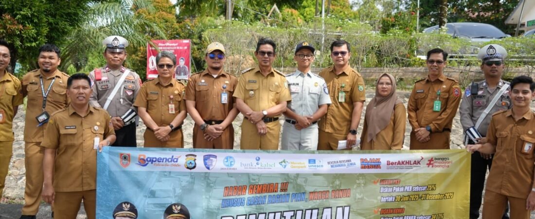 SATLANTAS POLRES BALANGAN GELAR PEMBAGIAN LEAFLET PENGHAPUSAN TUNGGAKAN PAJAK KENDARAAN BERMOTOR