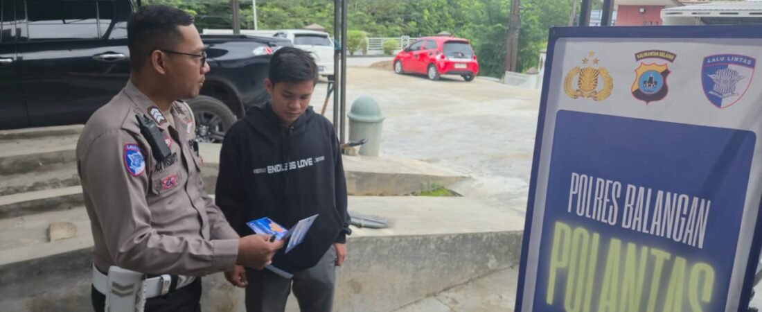 POLANTAS MENYAPA, SAT LANTAS POLRES BALANGAN PERKUAT LAYANAN REGIDENT KEPADA MASYARAKAT
