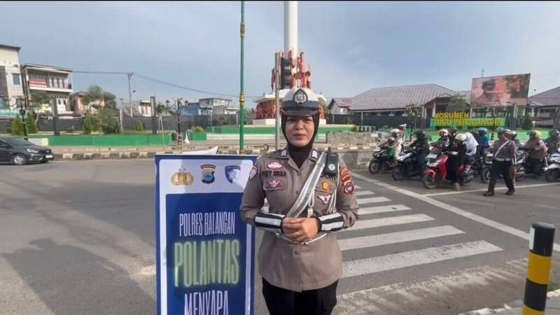Live Report Polisi Menyapa Pengguna Jalan di Bundaran Paringin, Balangan
