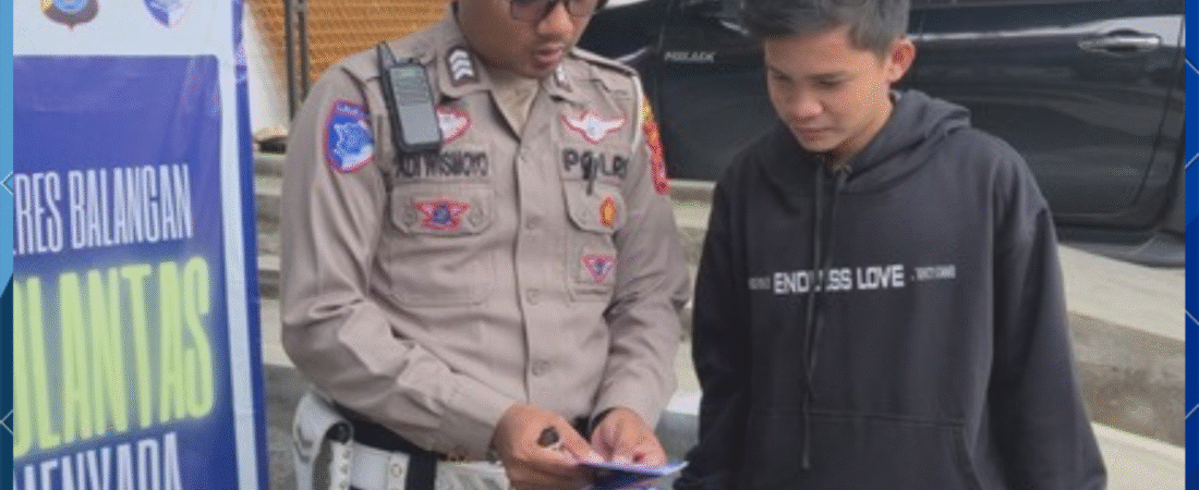 Sat Lantas Polres Balangan melaksanakan kegiatan Polantas Menyapa di Bidang Regident