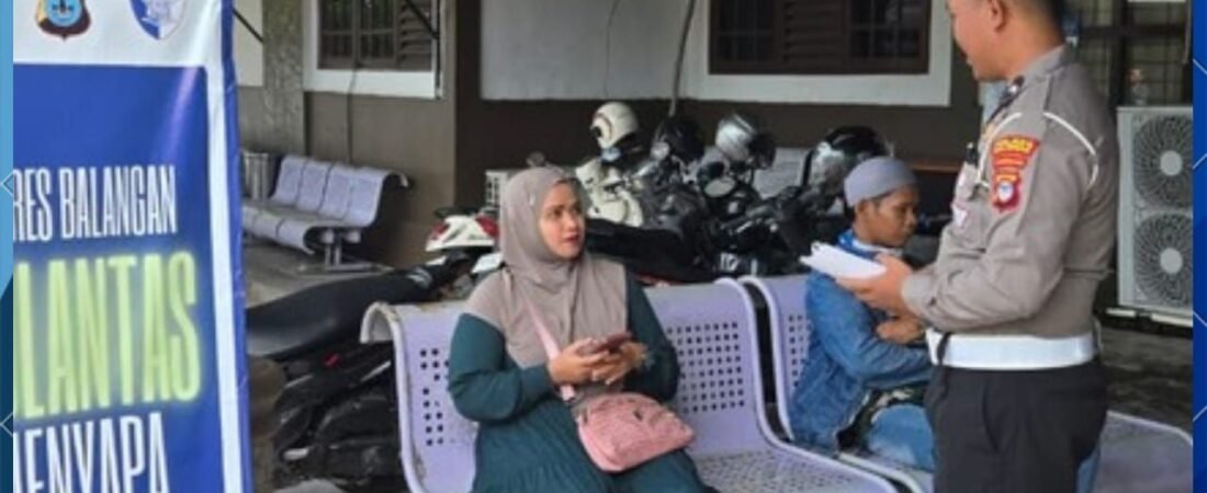 POLANTAS MENYAPA, SAT LANTAS POLRES BALANGAN SOSIALISASIKAN PELAYANAN REGIDENT KEPADA MASYARAKAT