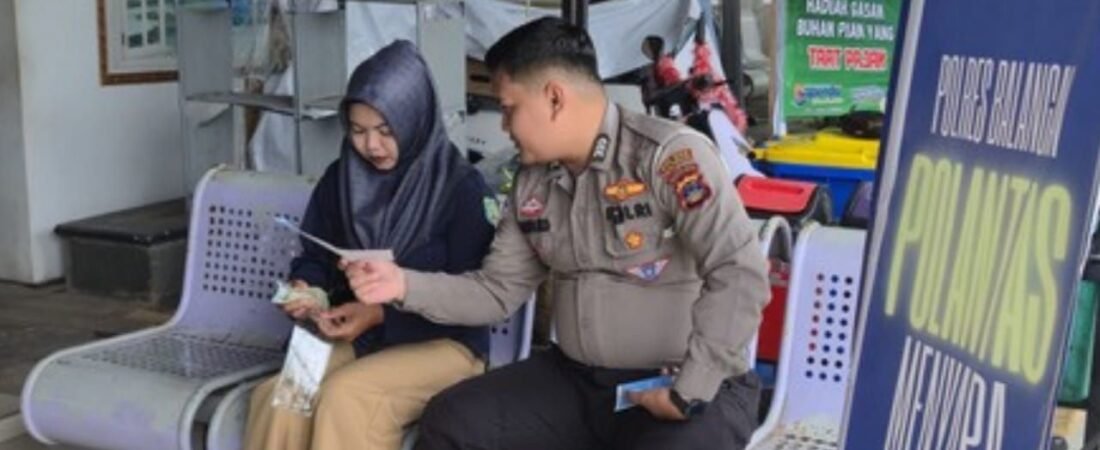 Sat Lantas Polres Balangan Intensifkan Edukasi Pelayanan Regident Melalui Program Polantas Menyapa