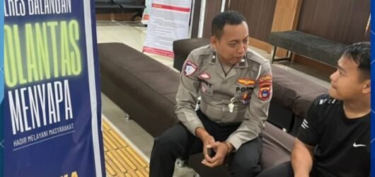 POLANTAS MENYAPA, SAT LANTAS POLRES BALANGAN BERIKAN EDUKASI DAN LAYANAN REGIDENT KEPADA MASYARAKAT